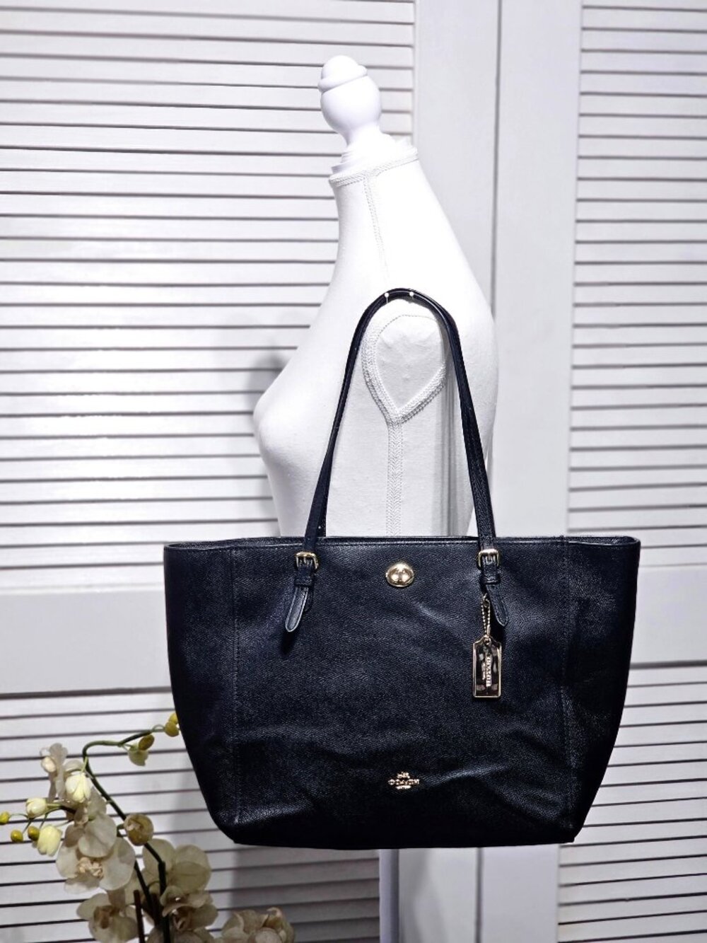 Coach Women's Turnlock Crossgrain Leather Gold Hardware Tote Bag 3310